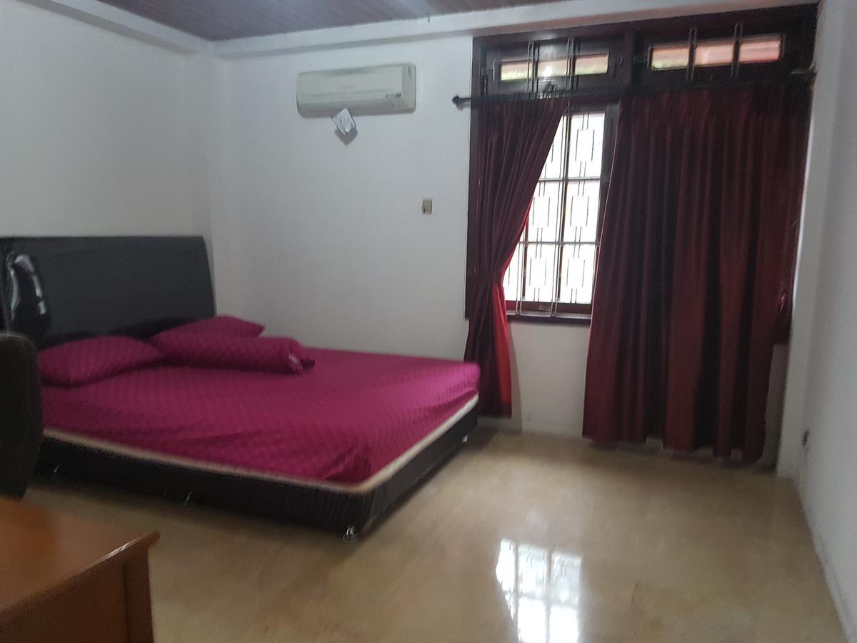 Mayestik Guest House Syariah Jakarta Exterior photo